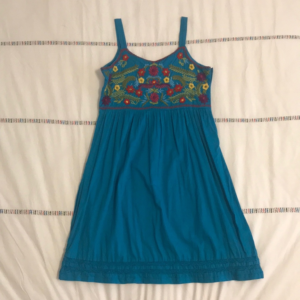 A turquoise embroidered dress, for tweens (13/14)